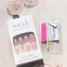 NAILS DO-IT-YOURSEL